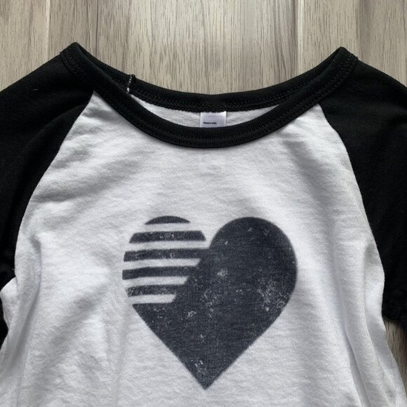 Small Shop Heart Raglan - Picture 3 of 9